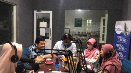 Diskusi Tentang Lingkungan di Radio Suara Muslim Surabaya